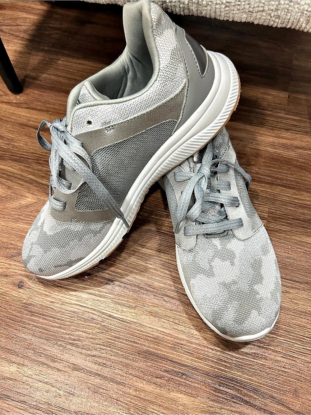 Avia Camo Sneakers in Gray & White US 9